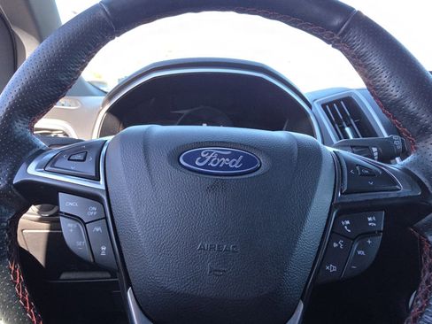 Used 2021 Ford Edge ST-Line image 8