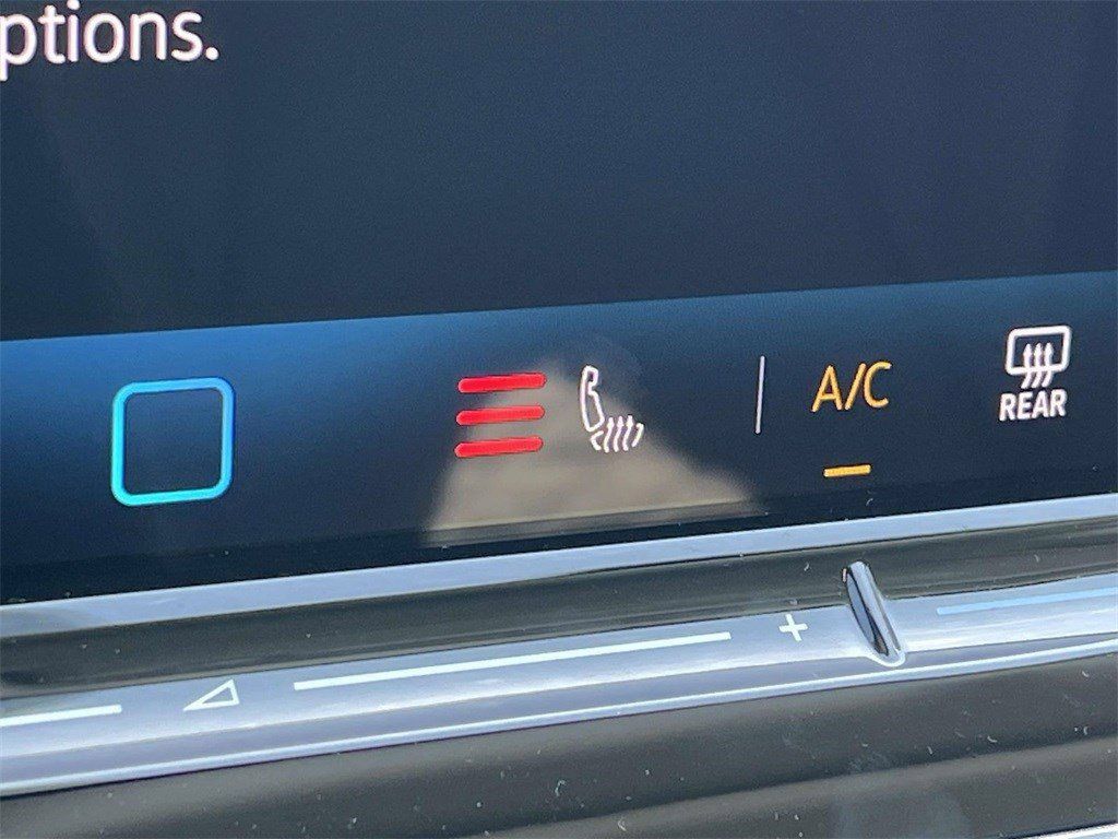 Certified 2025 Volkswagen Tiguan S FWD image 29