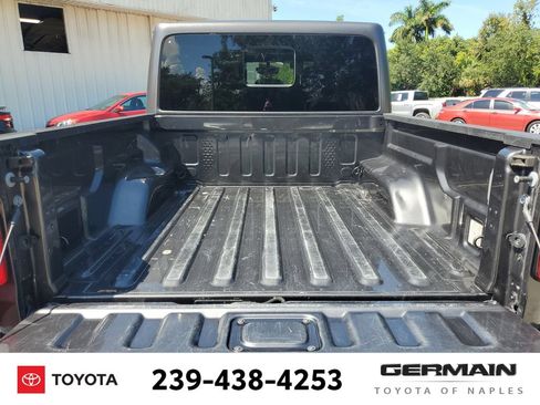 Used 2023 Jeep Gladiator Rubicon AWD/4WD image 24
