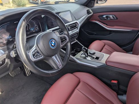 Used 2022 BMW 330e w/ M Sport Package image 23