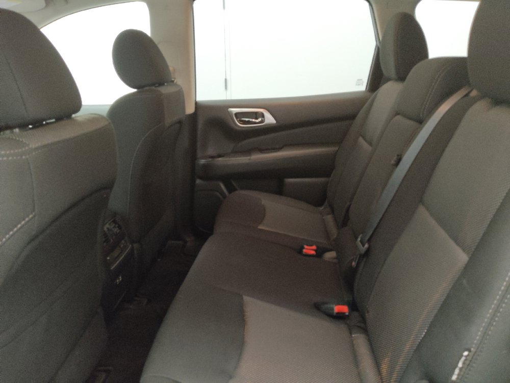 Used 2020 Nissan Pathfinder SV AWD/4WD image 18