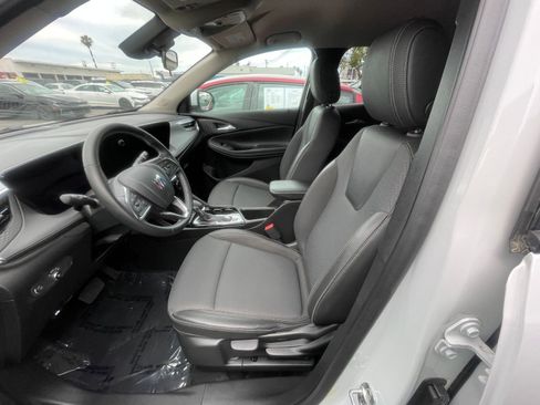 Used 2025 Buick Encore GX Preferred FWD image 28