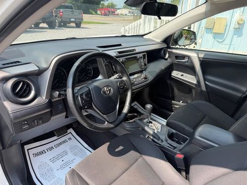 Used 2018 Toyota RAV4 XLE FWD image 13