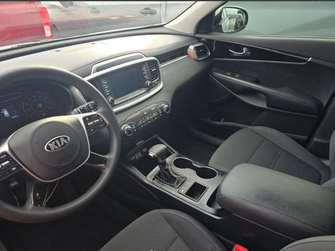 Used 2019 Kia Sorento L image 14