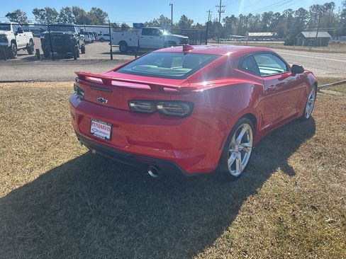 Used 2019 Chevrolet Camaro SS image 9