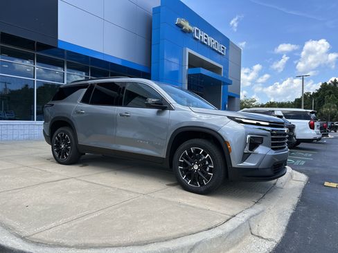 New 2026 Chevrolet Traverse LT w/ Sun and Wheel Package image 11