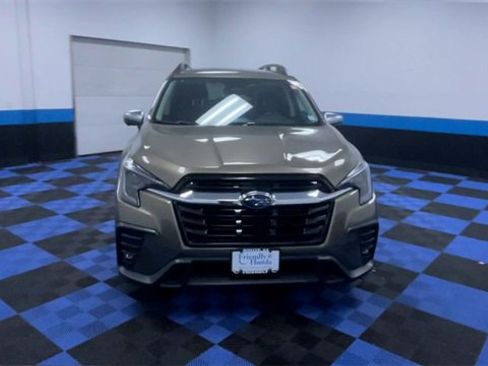 Used 2023 Subaru Ascent Limited w/ Technology Package image 3