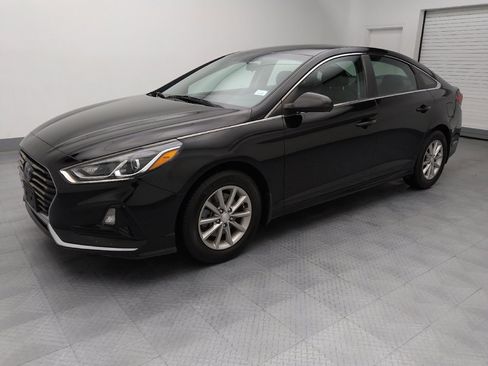 Used 2019 Hyundai Sonata SE image 2