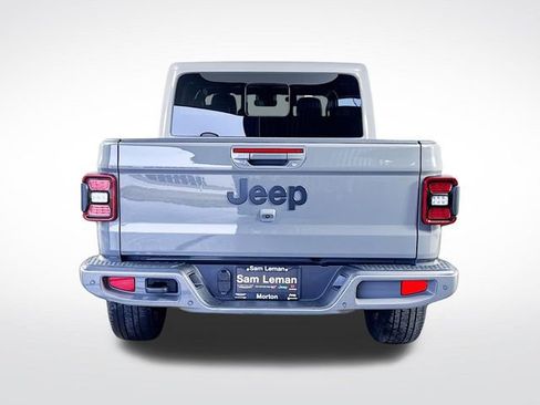 Used 2022 Jeep Gladiator Overland image 6