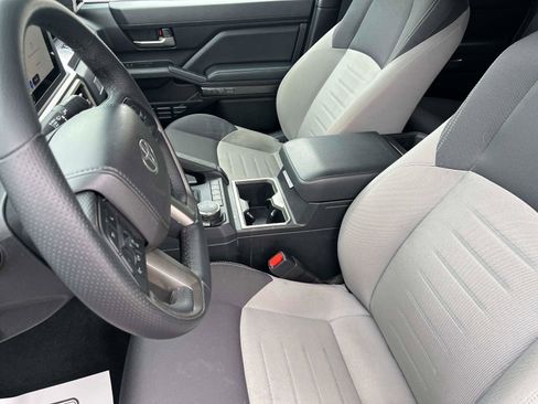Used 2025 Toyota Tacoma TRD Sport image 21