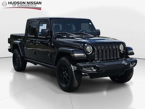 Used 2021 Jeep Gladiator Sport AWD/4WD image 1