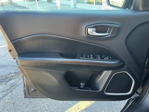 Used 2019 Jeep Compass Limited image 23