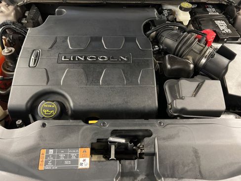 Used 2019 Lincoln Continental Select w/ Continental Climate Package image 36