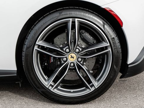 Used 2024 Ferrari Roma Spider image 7