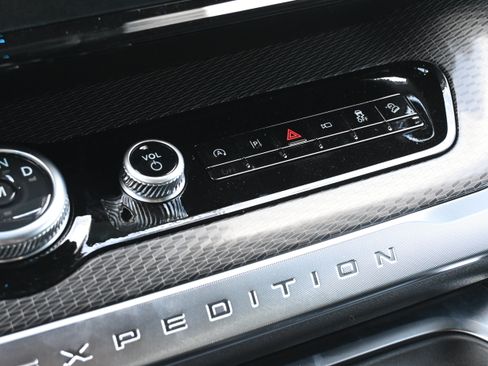New 2027 Ford Expedition Platinum w/ Stealth Appearance Package AWD/4WD image 27