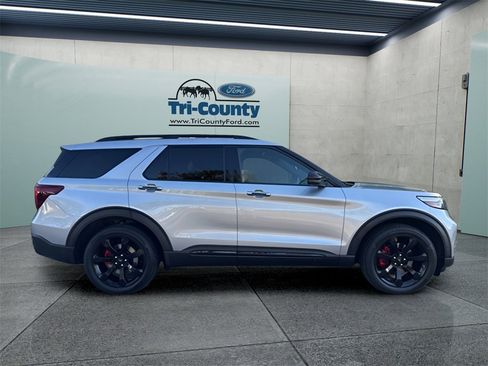 Used 2020 Ford Explorer ST w/ ST High-Performance Pack image 8