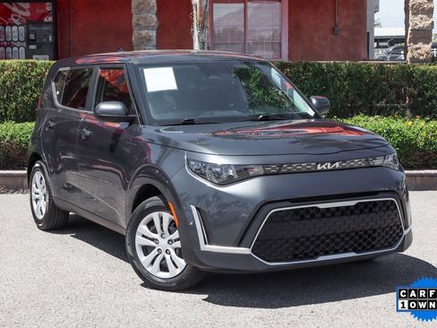 Used 2023 Kia Soul LX image 2