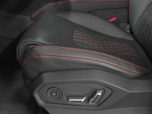 Used 2025 Lamborghini Urus SE AWD/4WD image 24
