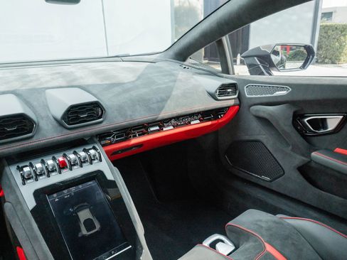 Used 2024 Lamborghini Huracan Tecnica image 59