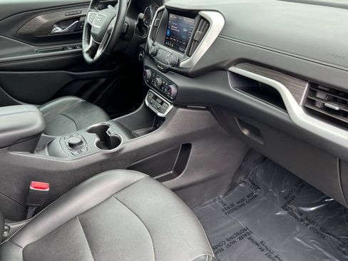 Used 2023 GMC Terrain SLT image 13