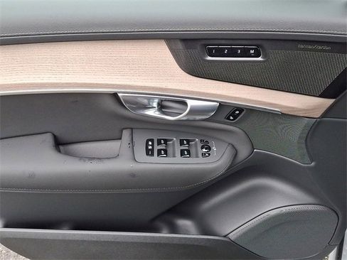 New 2026 Volvo XC90 B6 Plus w/ Protection Package Premier image 6