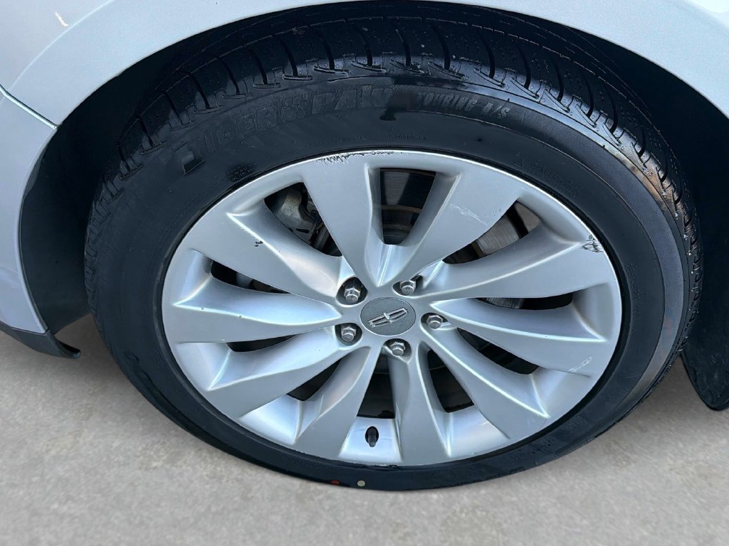 Used 2014 Lincoln MKS w/ Equipment Group 101A FWD image 12