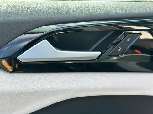 New 2026 Volkswagen Taos S image 24