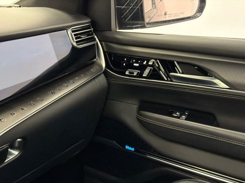 Used 2022 Jeep Grand Wagoneer Series II image 35