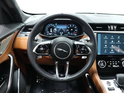 Used 2022 Jaguar F-PACE SVR AWD/4WD image 28