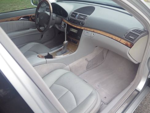 Used 2003 Mercedes-Benz E 320 Sedan image 21