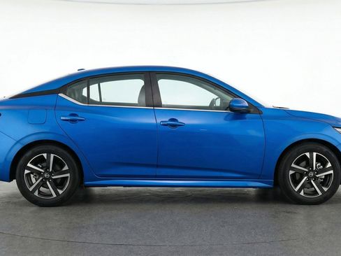 Used 2025 Nissan Sentra SV image 11