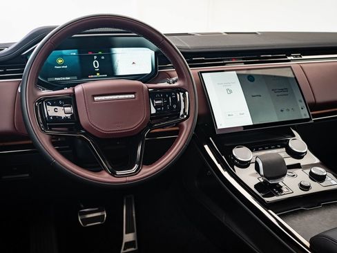 Used 2023 Land Rover Range Rover Sport SE Dynamic image 4