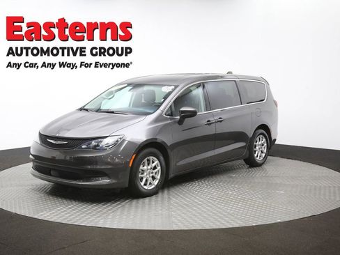 Used 2023 Chrysler Voyager LX image 56