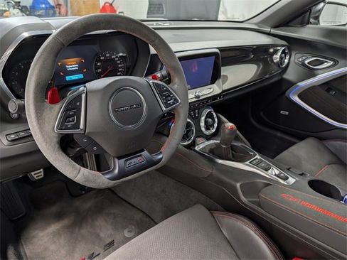 Used 2018 Chevrolet Camaro ZL1 image 22