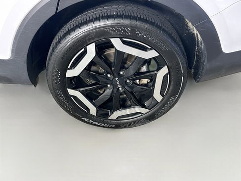 Used 2025 Kia Telluride S image 11