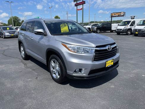 Used 2015 Toyota Highlander Limited AWD/4WD image 2