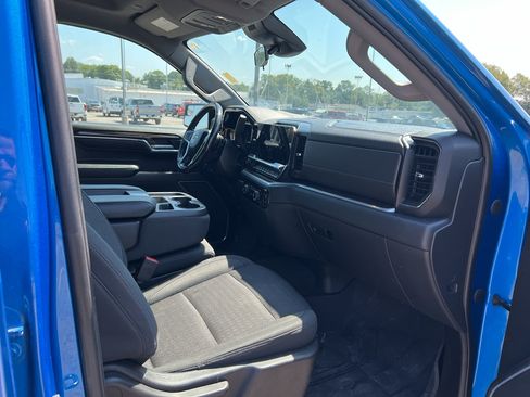 Used 2022 Chevrolet Silverado 1500 LT AWD/4WD image 12