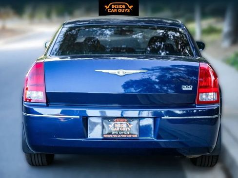 Used 2005 Chrysler 300 Touring image 5