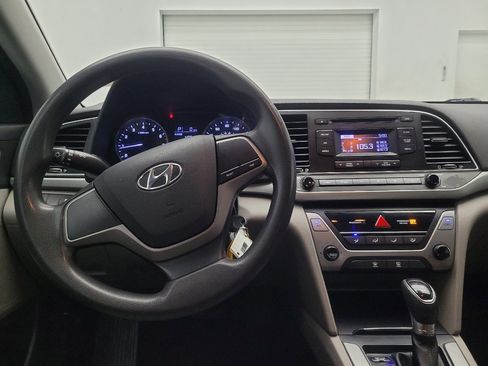 Used 2017 Hyundai Elantra SE image 22