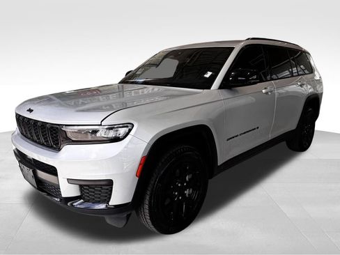 Used 2024 Jeep Grand Cherokee L Laredo AWD/4WD image 3
