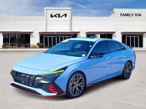 Used 2022 Hyundai Elantra N FWD image 3