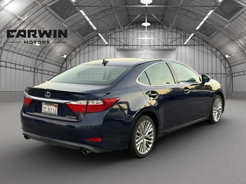 Used 2013 Lexus ES 350 w/ Luxury Pkg FWD image 4