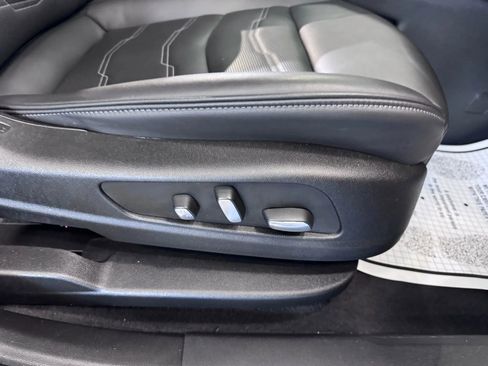 Used 2023 Cadillac XT6 Sport image 13