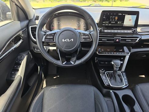 Used 2022 Kia Seltos EX AWD/4WD image 8