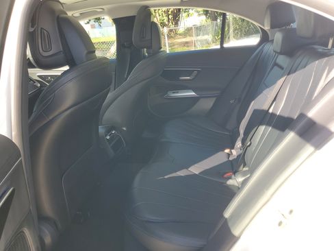 Used 2025 Mercedes-Benz E 350 Sedan image 11