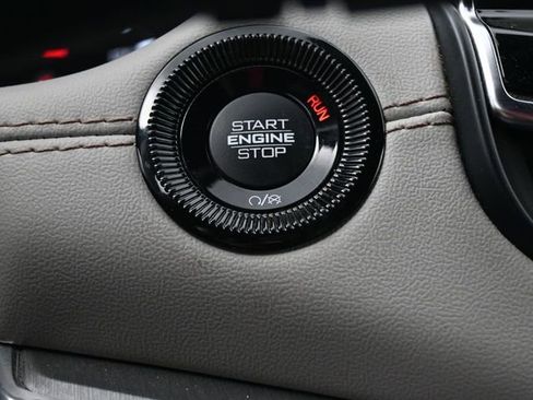 Used 2024 Jeep Compass Limited image 36