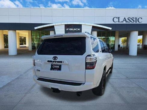 Used 2024 Toyota 4Runner SR5 Premium w/ Moonroof Package RWD image 8