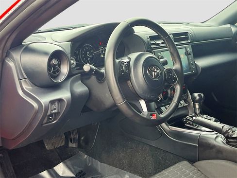 Used 2024 Toyota GR86 image 9