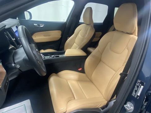 Certified 2024 Volvo XC60 T8 Ultimate w/ Climate Package image 11