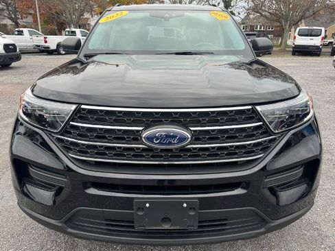 Certified 2022 Ford Explorer XLT image 2